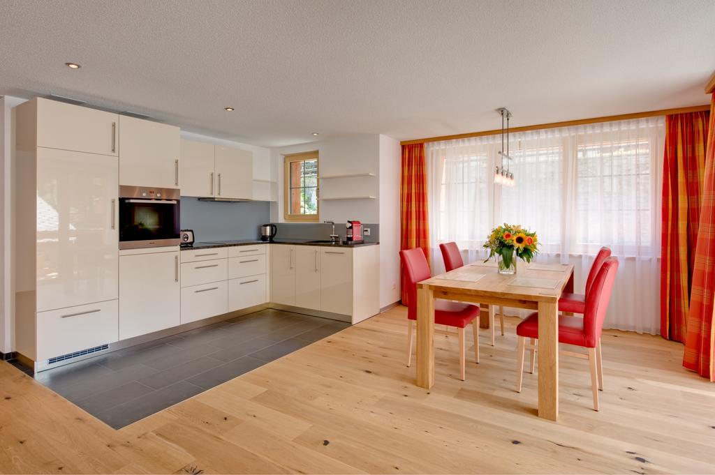 Jaegerhof Serviced Apartements زيرمات الغرفة الصورة