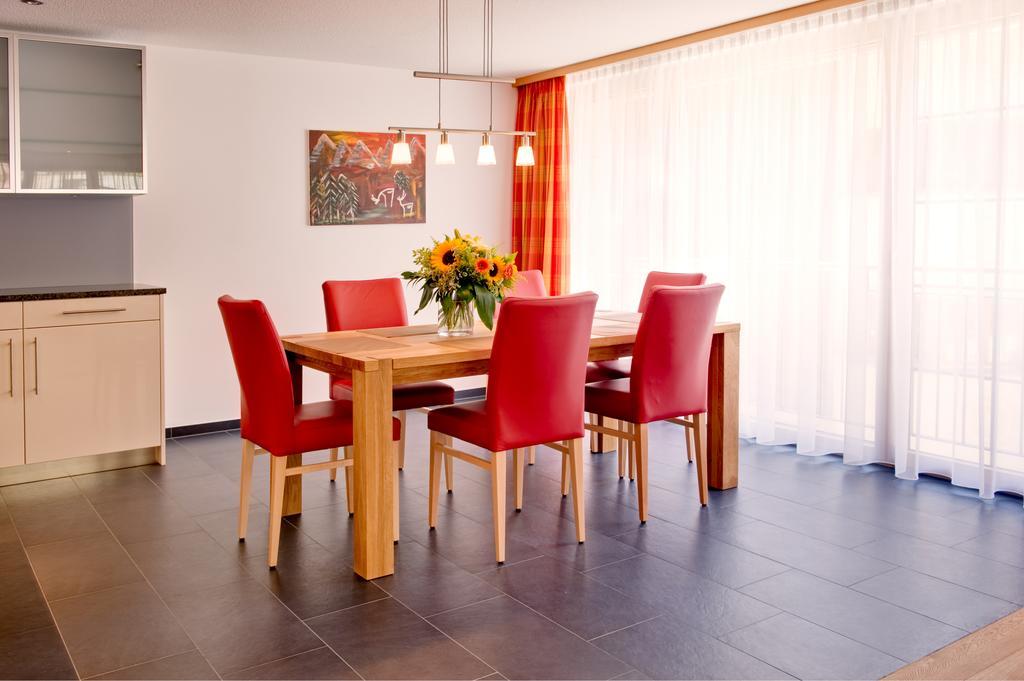 Jaegerhof Serviced Apartements زيرمات الغرفة الصورة